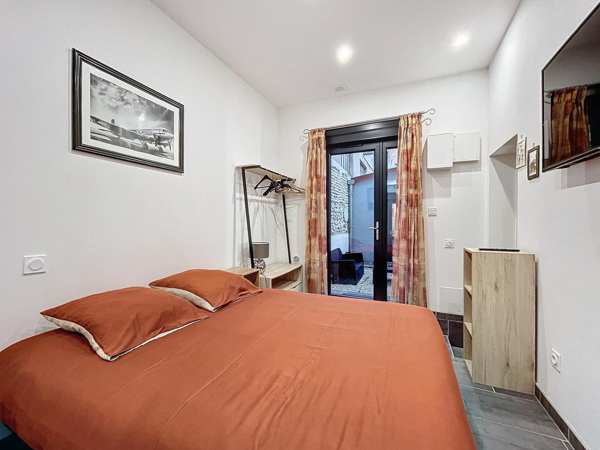 Loft Terrasse Avec Spa Proche Centre Historique Монлюсон Экстерьер фото